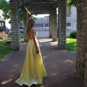 Sherri hill prom dress